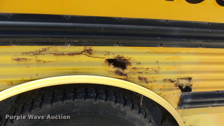 image for item FO9058 1999 International 3800 school bus