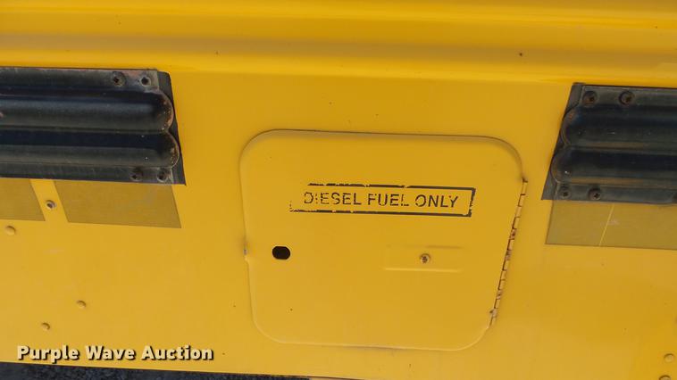 image for item FO9058 1999 International 3800 school bus