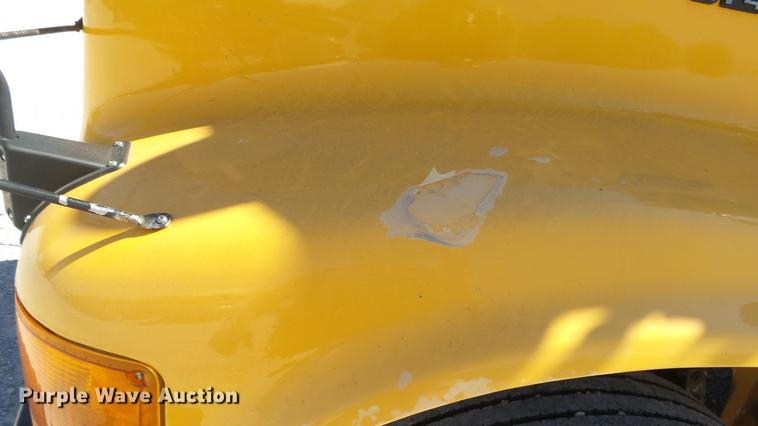 image for item FO9058 1999 International 3800 school bus