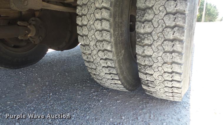 image for item FO9058 1999 International 3800 school bus