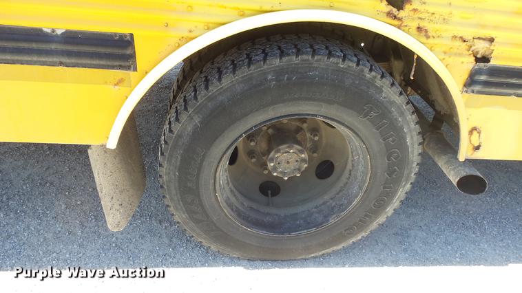 image for item FO9058 1999 International 3800 school bus