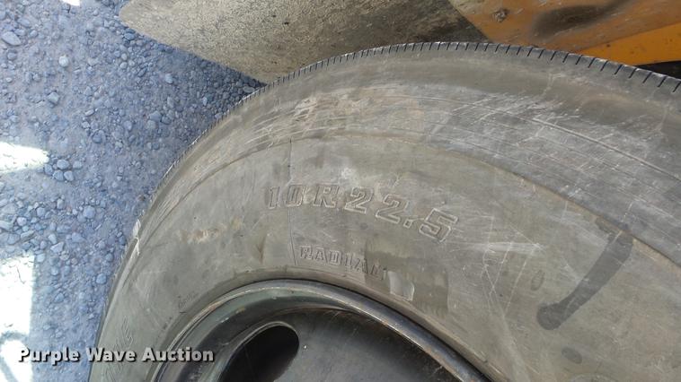 image for item FO9058 1999 International 3800 school bus