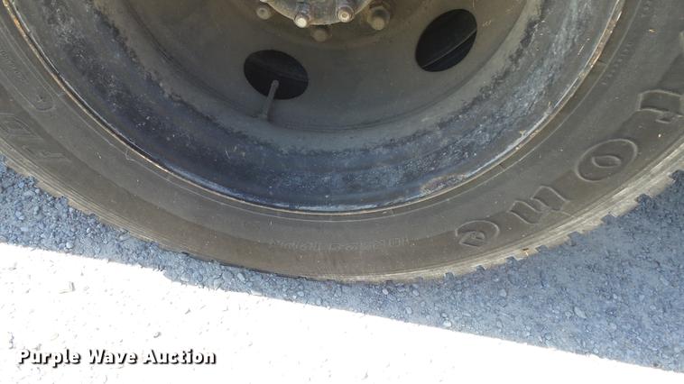 image for item FO9058 1999 International 3800 school bus