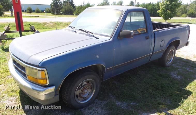image for item FO9059 1992 Dodge Dakota pickup truck