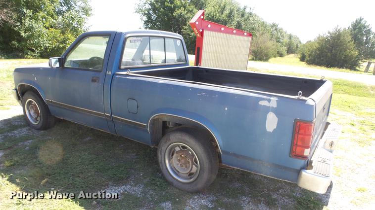 image for item FO9059 1992 Dodge Dakota pickup truck