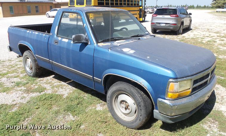 image for item FO9059 1992 Dodge Dakota pickup truck