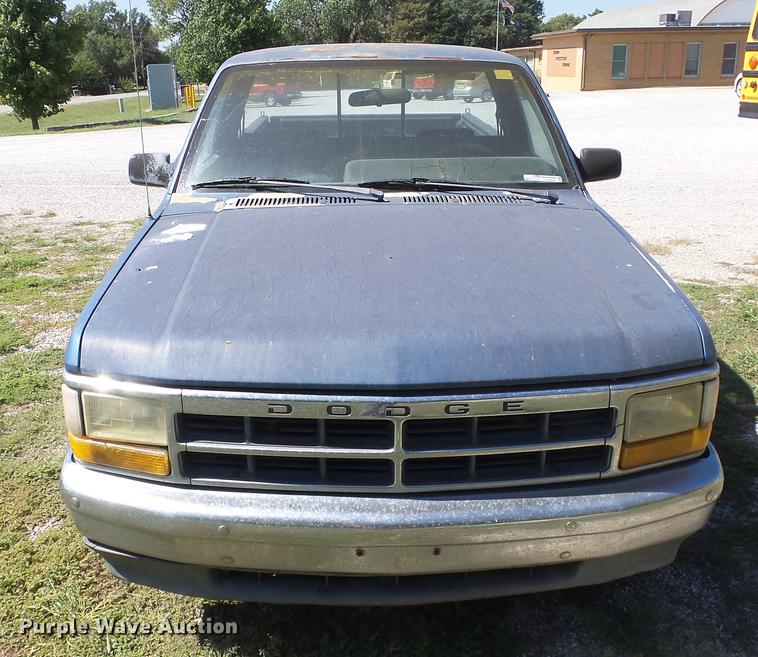 image for item FO9059 1992 Dodge Dakota pickup truck
