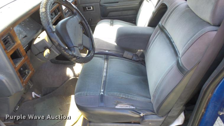 image for item FO9059 1992 Dodge Dakota pickup truck