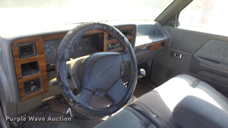 image for item FO9059 1992 Dodge Dakota pickup truck