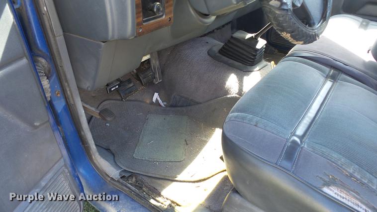 image for item FO9059 1992 Dodge Dakota pickup truck