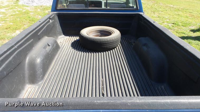 image for item FO9059 1992 Dodge Dakota pickup truck