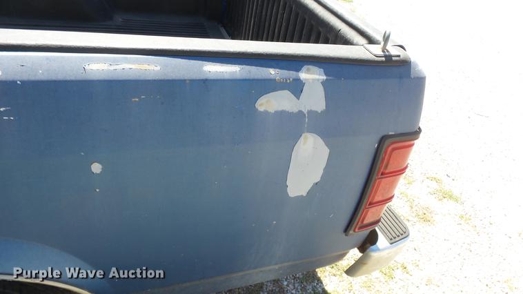 image for item FO9059 1992 Dodge Dakota pickup truck