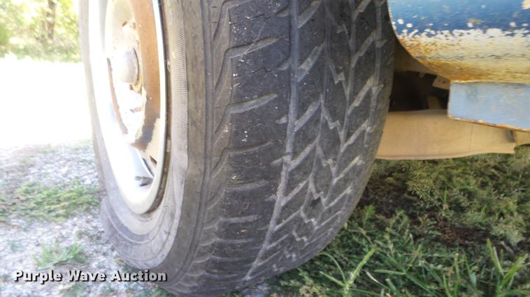 image for item FO9059 1992 Dodge Dakota pickup truck