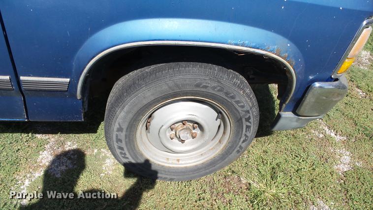 image for item FO9059 1992 Dodge Dakota pickup truck