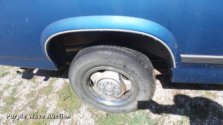 image for item FO9059 1992 Dodge Dakota pickup truck