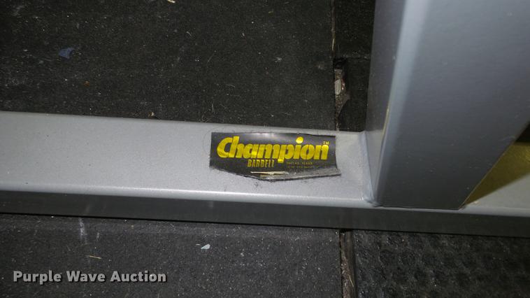 image for item FO9067 Champion leg extension/curl machine