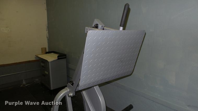 image for item FO9070 Champion leg press machine