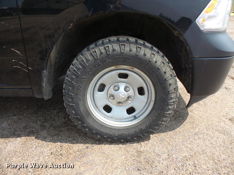 image for item FT9757 2014 Dodge Ram 1500 Crew Cab pickup truck