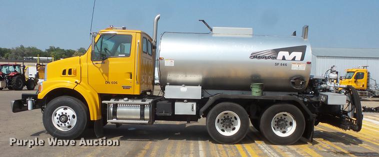 image for item FT9784 2008 Sterling oil distributor truck