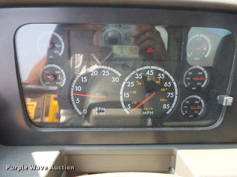 image for item FT9784 2008 Sterling oil distributor truck