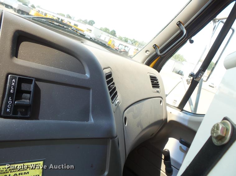 image for item FT9784 2008 Sterling oil distributor truck