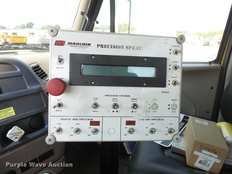 image for item FT9784 2008 Sterling oil distributor truck