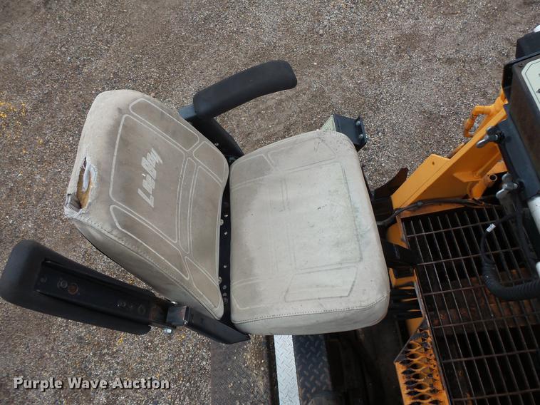 image for item FT9801 2007 LeeBoy L8515R paver