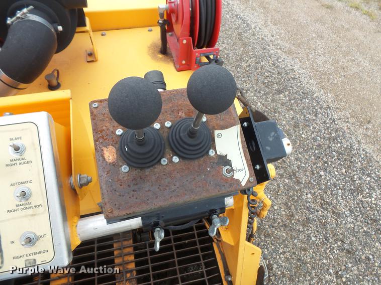 image for item FT9801 2007 LeeBoy L8515R paver