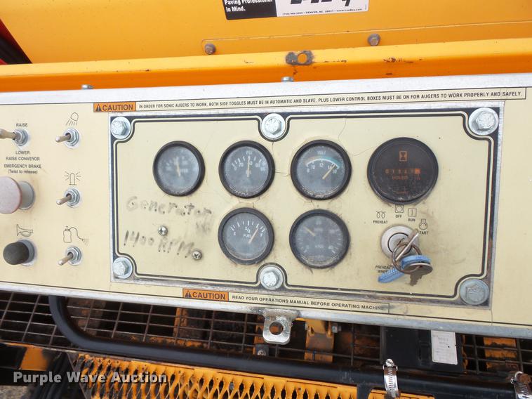 image for item FT9801 2007 LeeBoy L8515R paver