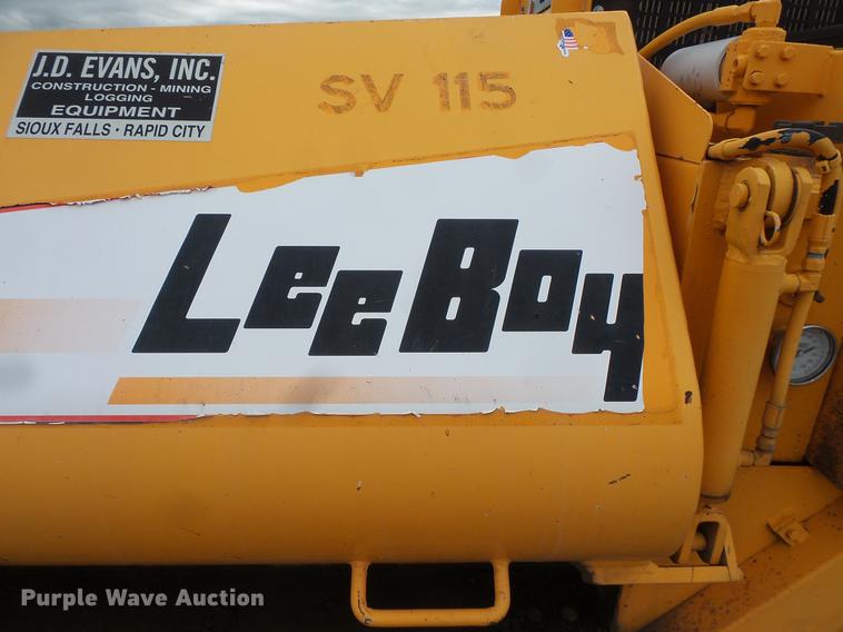 image for item FT9801 2007 LeeBoy L8515R paver