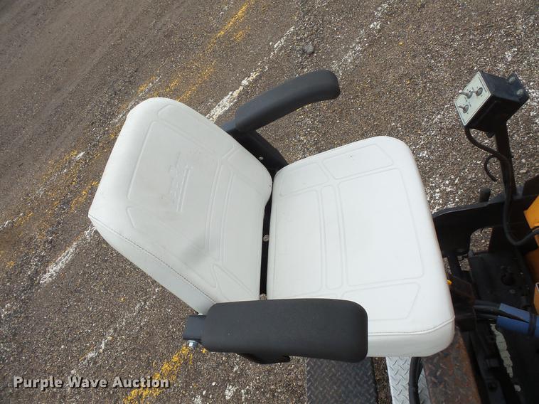 image for item FT9802 2007 LeeBoy L8515R paver