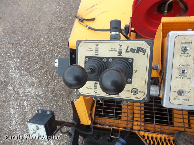 image for item FT9802 2007 LeeBoy L8515R paver