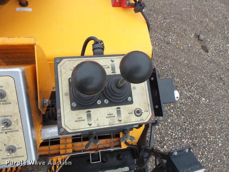 image for item FT9802 2007 LeeBoy L8515R paver