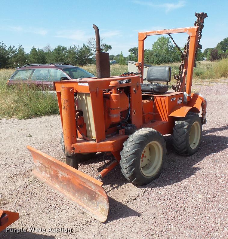 image for item FT9822 Ditch Witch V30 trencher
