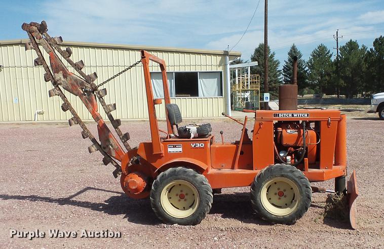image for item FT9822 Ditch Witch V30 trencher