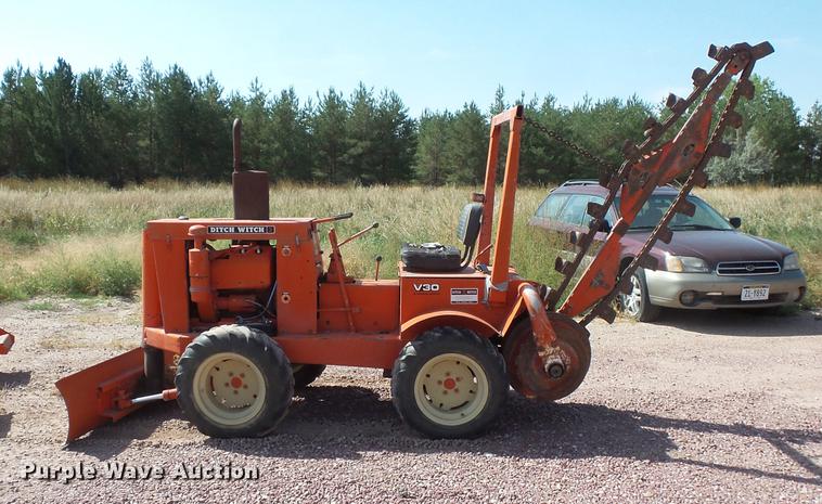image for item FT9822 Ditch Witch V30 trencher