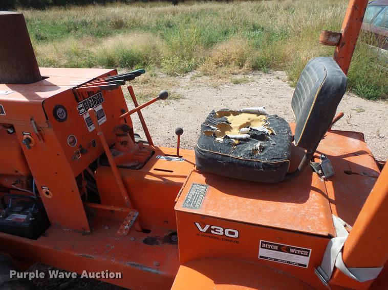 image for item FT9822 Ditch Witch V30 trencher