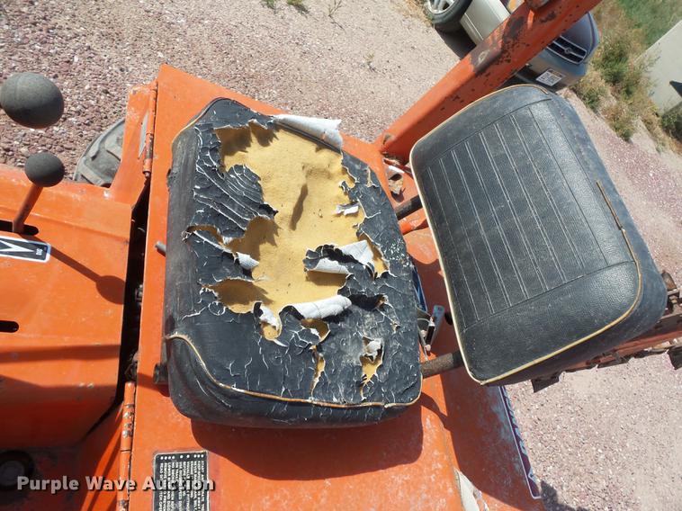 image for item FT9822 Ditch Witch V30 trencher