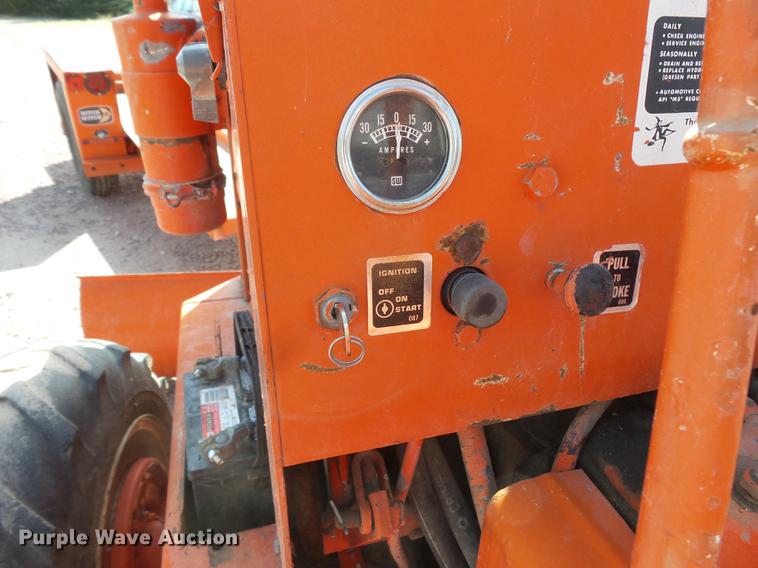 image for item FT9822 Ditch Witch V30 trencher