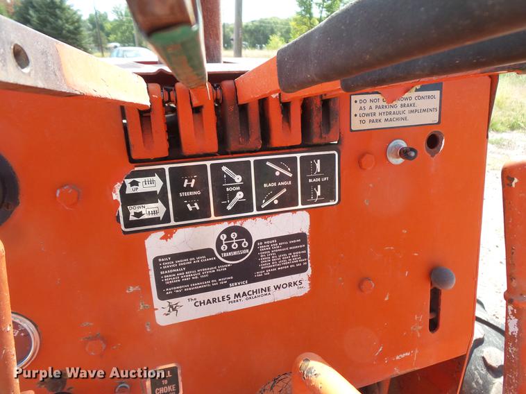 image for item FT9822 Ditch Witch V30 trencher