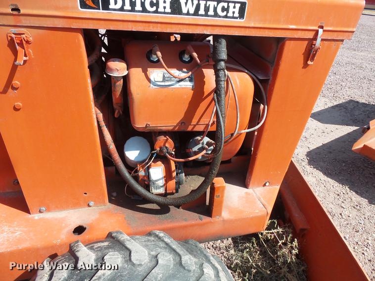 image for item FT9822 Ditch Witch V30 trencher