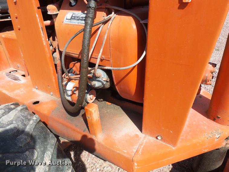 image for item FT9822 Ditch Witch V30 trencher