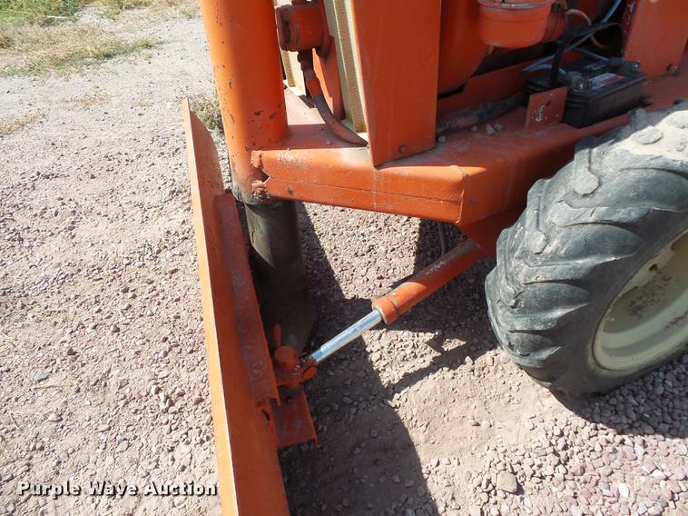 image for item FT9822 Ditch Witch V30 trencher