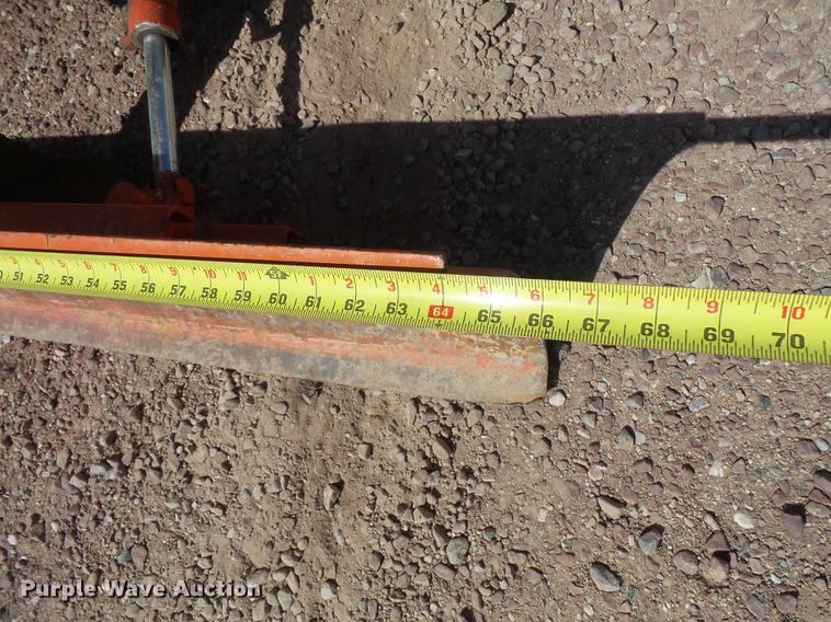 image for item FT9822 Ditch Witch V30 trencher