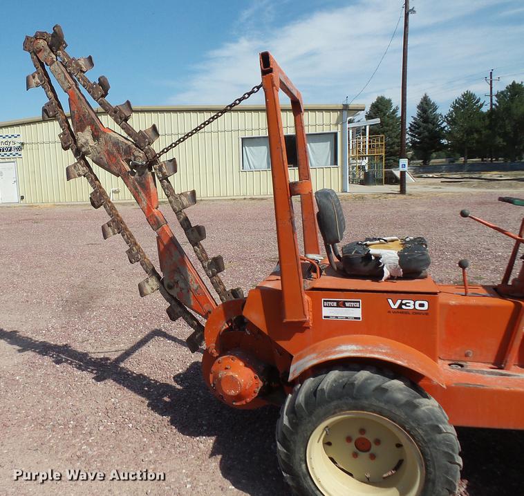 image for item FT9822 Ditch Witch V30 trencher