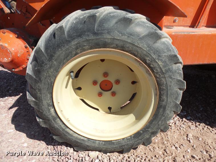 image for item FT9822 Ditch Witch V30 trencher