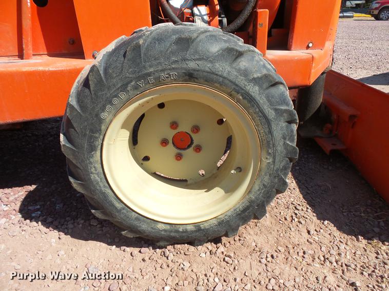 image for item FT9822 Ditch Witch V30 trencher