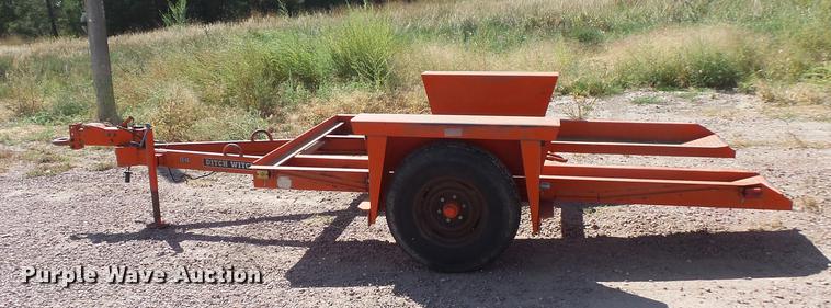 image for item FT9822 Ditch Witch V30 trencher