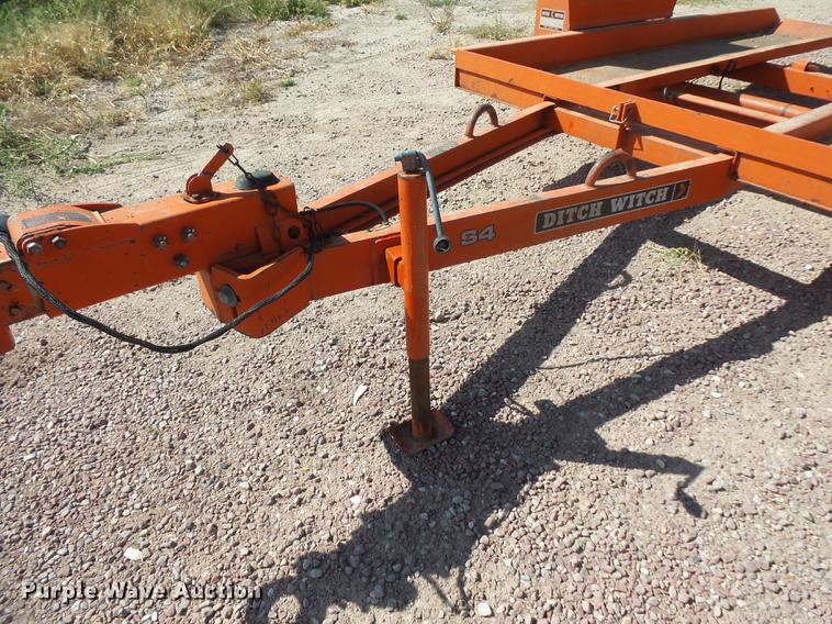 image for item FT9822 Ditch Witch V30 trencher