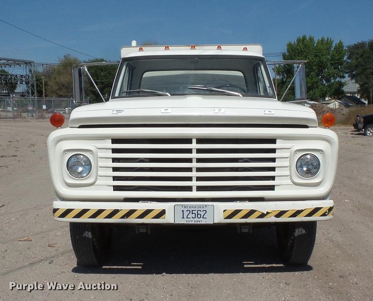 image for item FT9823 1972 Ford 600 sewer jetter truck